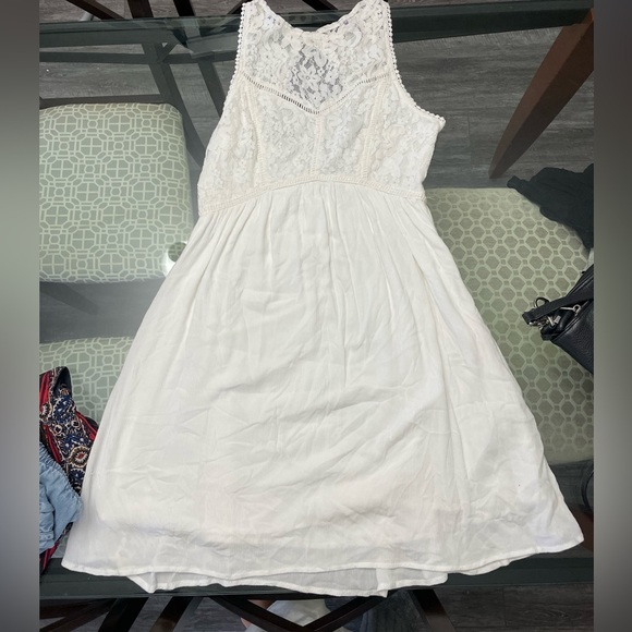 Abercrombie & Fitch Dresses & Skirts - Abercrombie and Fitch white sleeveless dress with lace detail